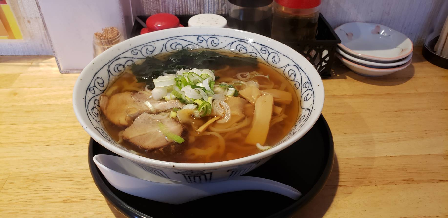 ラーメン店 店の前 自転車