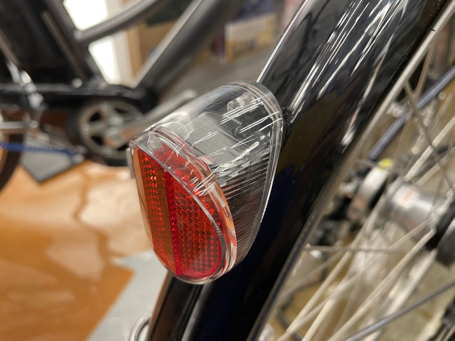 ソーラー充電式のリフレクターをご存じですか？｜バイク・自転車の購入修理ならハヤサカサイクル
