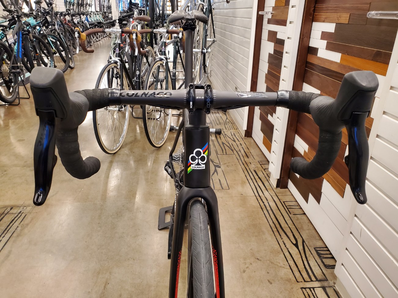 COLNAGO V3 RIVAL完成車入荷しました！｜バイク・自転車の購入修理なら