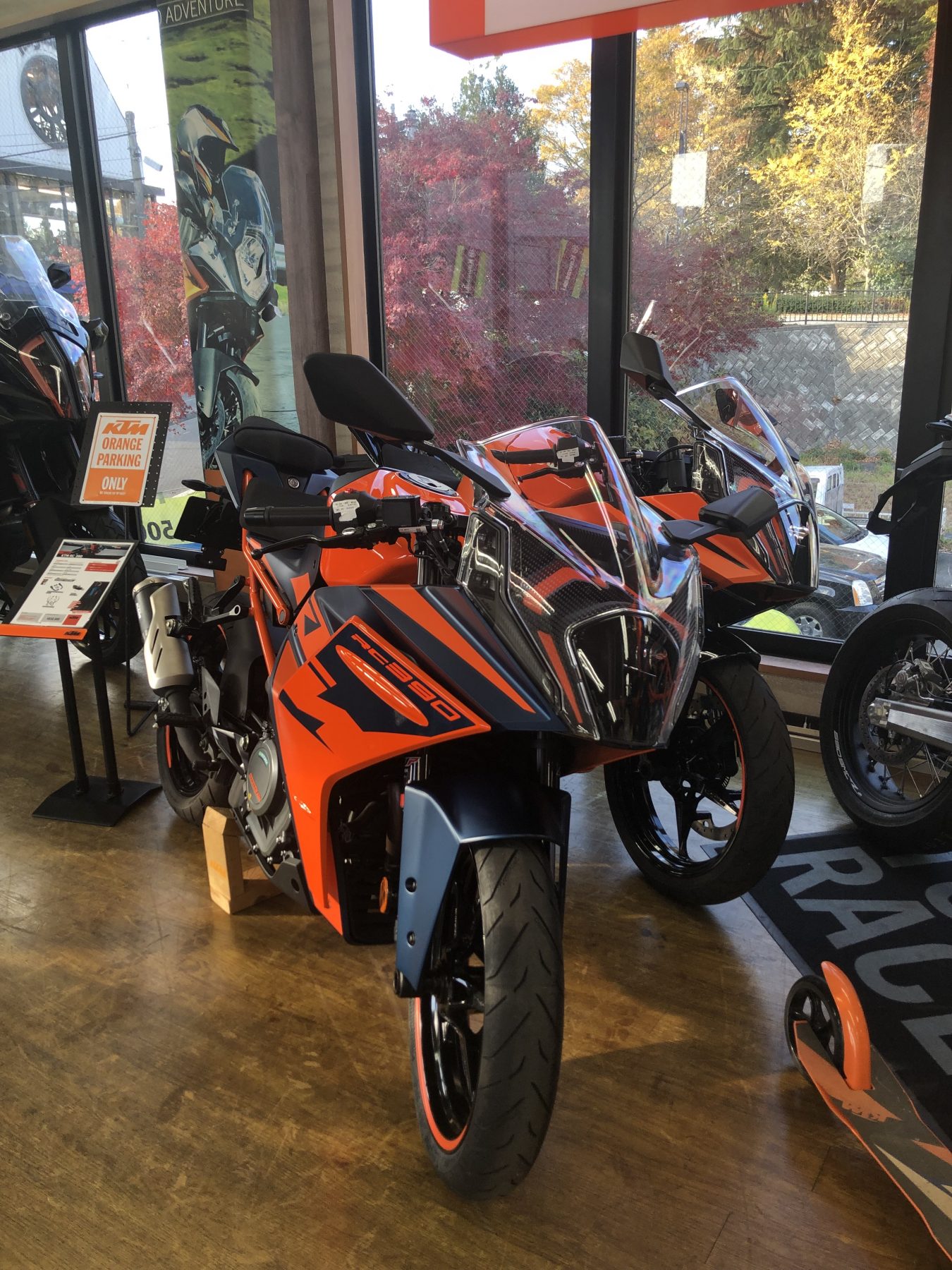 オレンジな気分🍊｜バイク・自転車の購入修理ならハヤサカサイクル