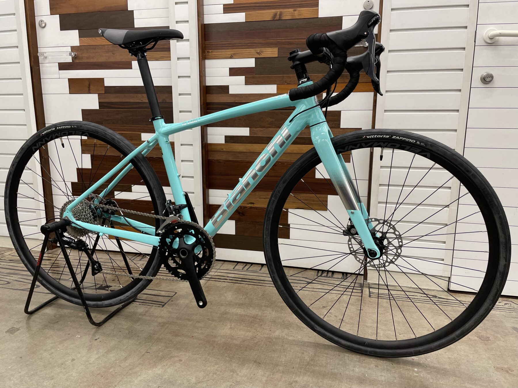 Bianchi VIA NIRONE 7 SORA Disc（2022年）入荷しました！｜バイク・自転車の購入修理ならハヤサカサイクル