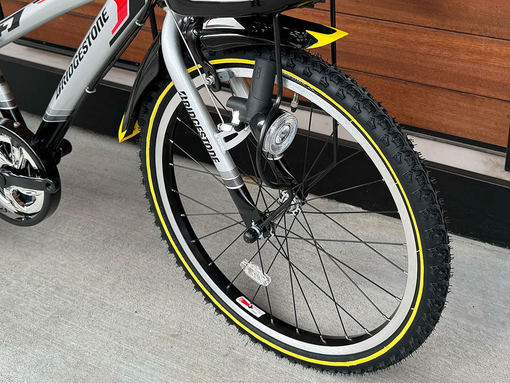 ブリヂストン|クロスファイヤーJr(22インチ・シルバー&ブラック)