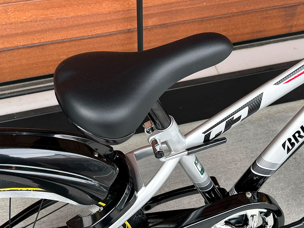 ブリヂストン|クロスファイヤーJr(22インチ・シルバー&ブラック)