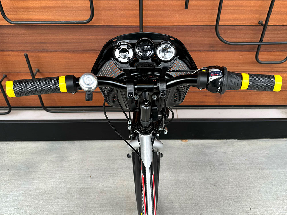 ブリヂストン|クロスファイヤーJr(22インチ・シルバー&ブラック)